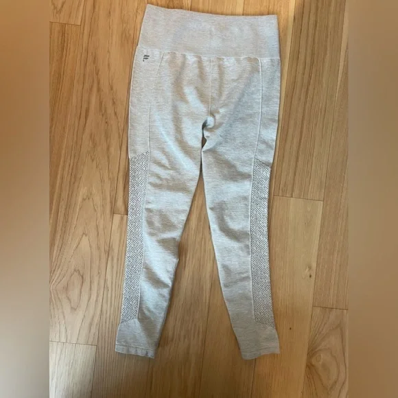 Fabletics Eco Sync High-Waisted Perforated 7/8 Legging Light Gray Heather - Picture 8 of 10